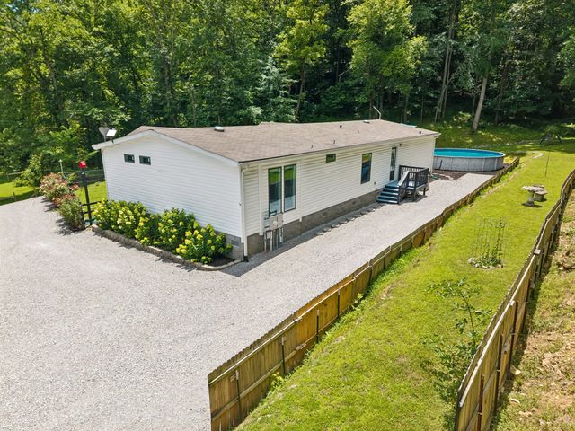 8501 Joy Rd, Mount Pleasant, TN 38474