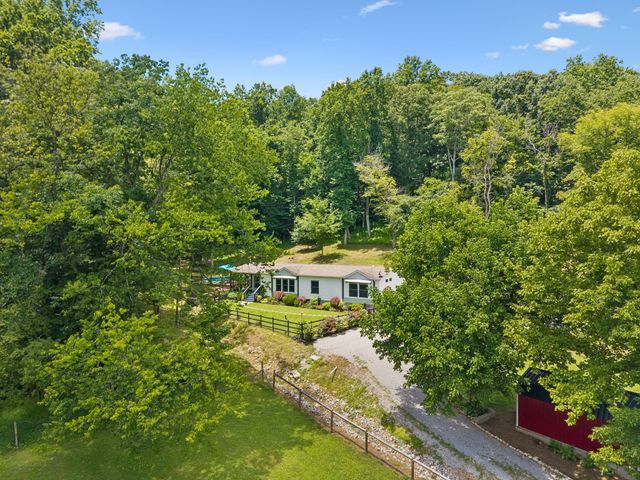 8501 Joy Rd, Mount Pleasant, TN 38474