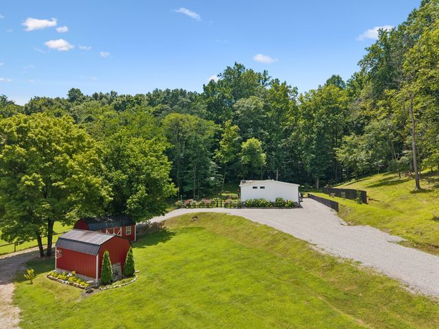 8501 Joy Rd, Mount Pleasant, TN 38474