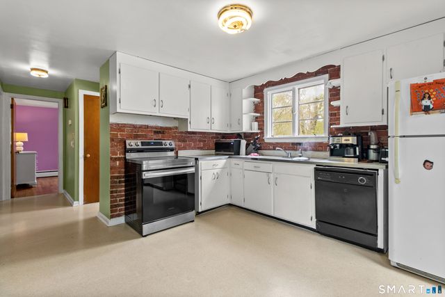 86 Bernside Drive, Bristol, CT 06010