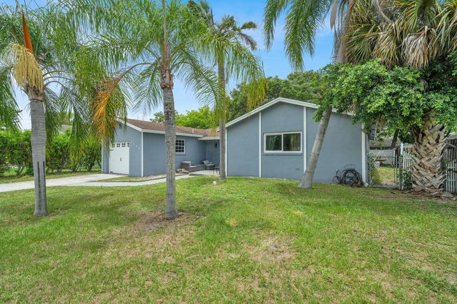 9599 SW 13th Place, Boca Raton, FL 33428
