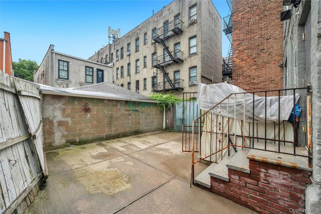 558 Midwood St, Brooklyn, NY 11203