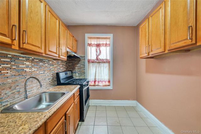 558 Midwood St, Brooklyn, NY 11203