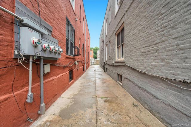 558 Midwood St, Brooklyn, NY 11203