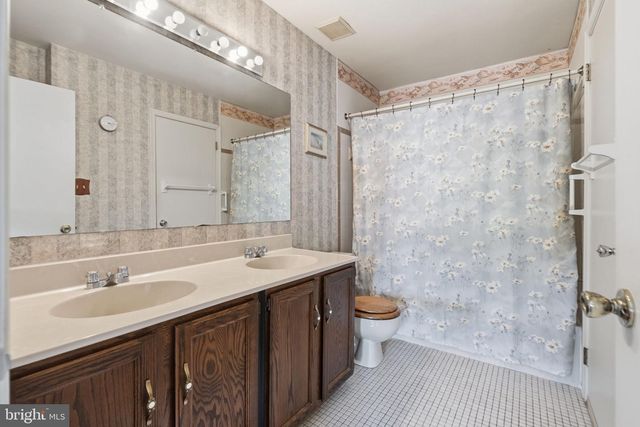 538 CANTERBURY RD, West Norriton, PA 19403