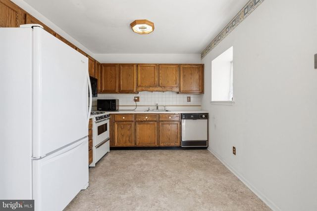 538 CANTERBURY RD, West Norriton, PA 19403