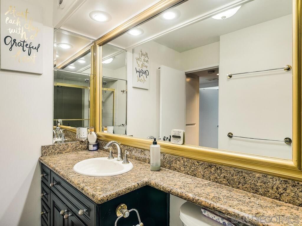 Image 20 of property listing at 1830 Avenida Del Mundo 403, Coronado, CA 92118