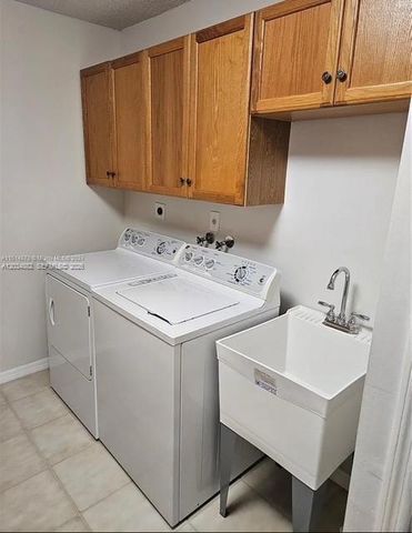 14763 SW 152nd Place, Miami, FL 33196