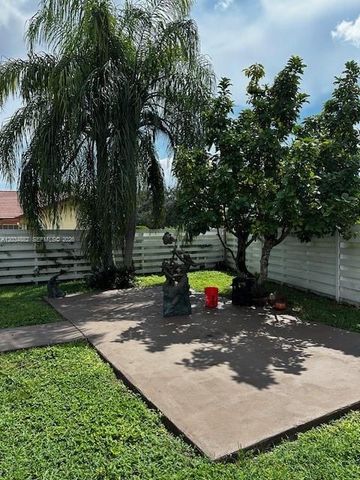 14763 SW 152nd Place, Miami, FL 33196