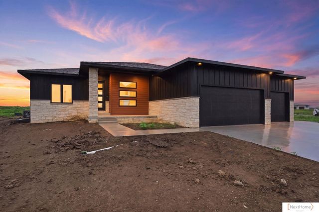 8921 Dragonfly Lane, Lincoln, NE 68526