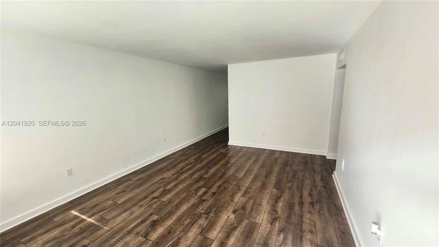 111 NW 152nd St 11, Miami, FL 33169