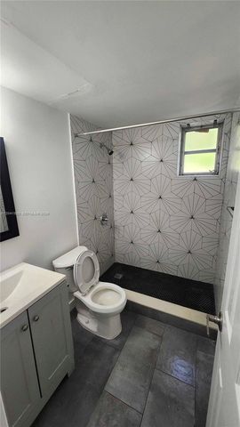 111 NW 152nd St 11, Miami, FL 33169
