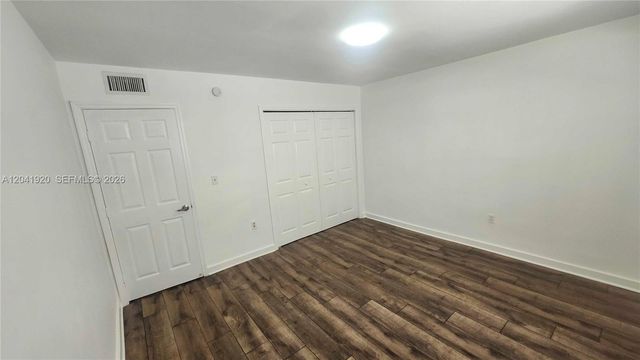 111 NW 152nd St 11, Miami, FL 33169