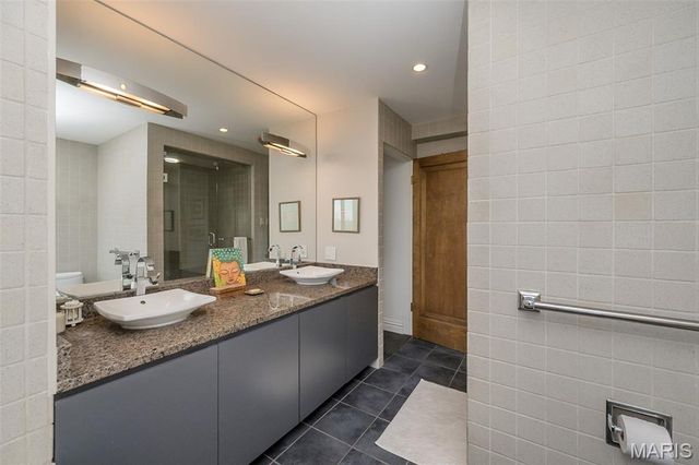 410 N Newstead Avenue 5S, St Louis, MO 63108