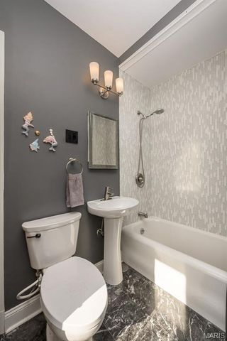 410 N Newstead Avenue 5S, St Louis, MO 63108