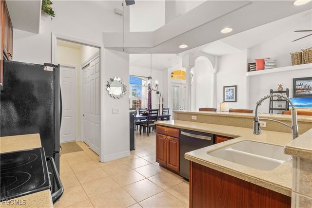 2905 NW 22nd PL, Cape Coral, FL 33993