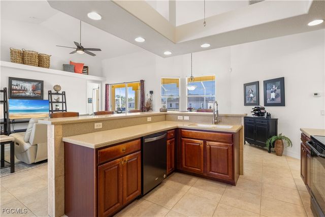 2905 NW 22nd PL, Cape Coral, FL 33993