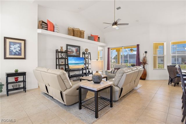 2905 NW 22nd PL, Cape Coral, FL 33993