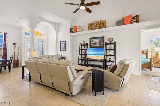 2905 NW 22nd PL, Cape Coral, FL 33993