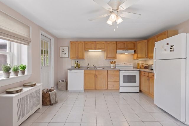 869 Granite St 2, Braintree, MA 02184