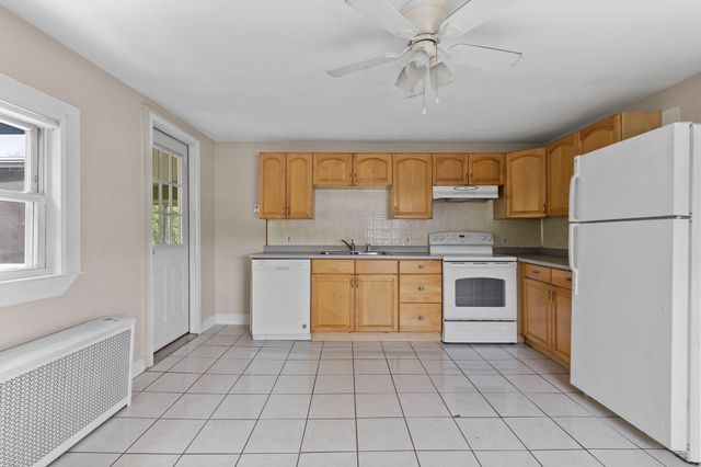 869 Granite St 2, Braintree, MA 02184