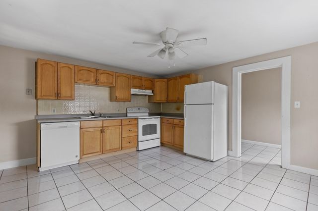 869 Granite St 2, Braintree, MA 02184