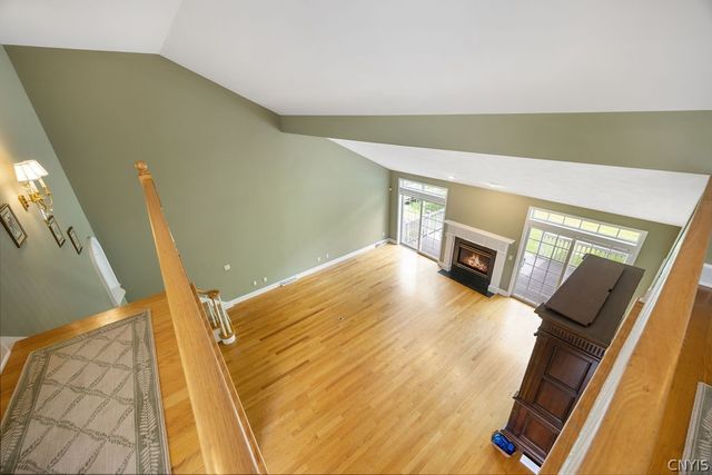 206 Falling Brook, Manlius, NY 13066