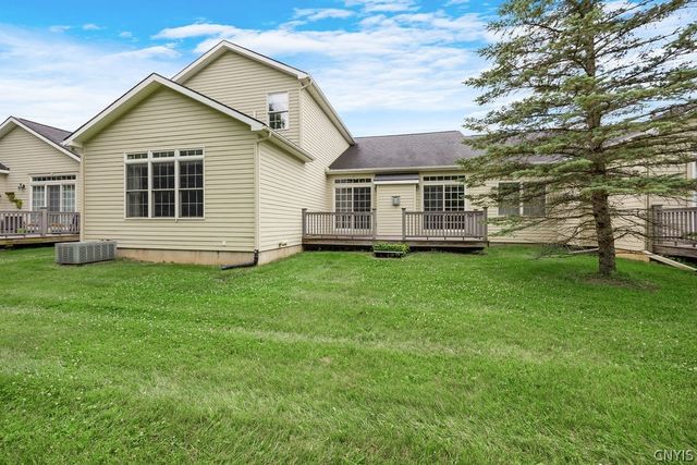 206 Falling Brook, Manlius, NY 13066