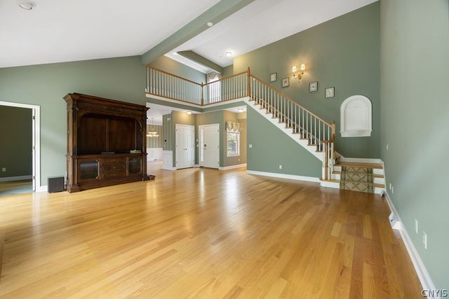 206 Falling Brook, Manlius, NY 13066