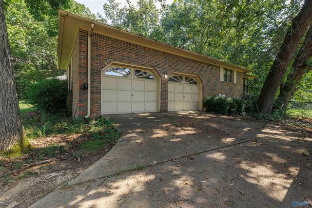 222 Dee Ann Road, Trinity, AL 35673
