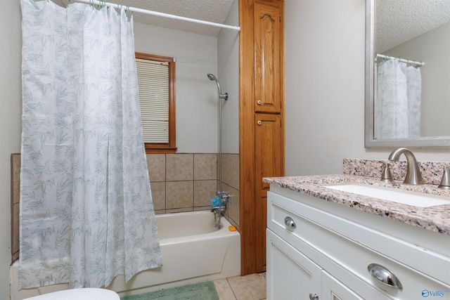 222 Dee Ann Road, Trinity, AL 35673