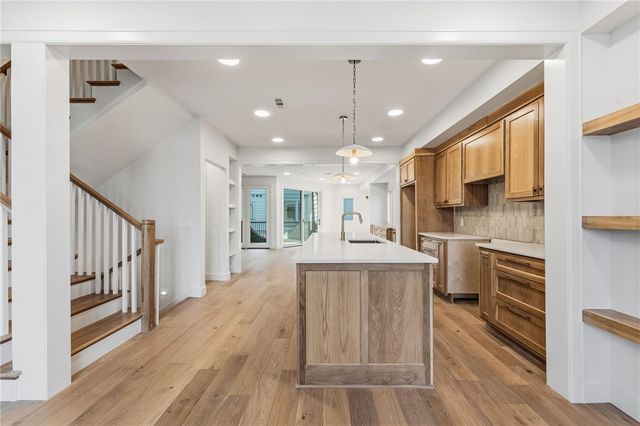 422 SE C Street, Bentonville, AR 72712