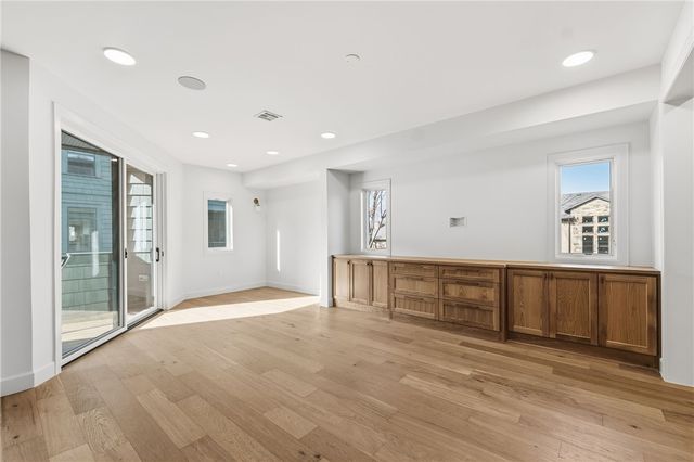 422 SE C Street, Bentonville, AR 72712