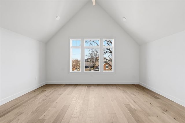 422 SE C Street, Bentonville, AR 72712