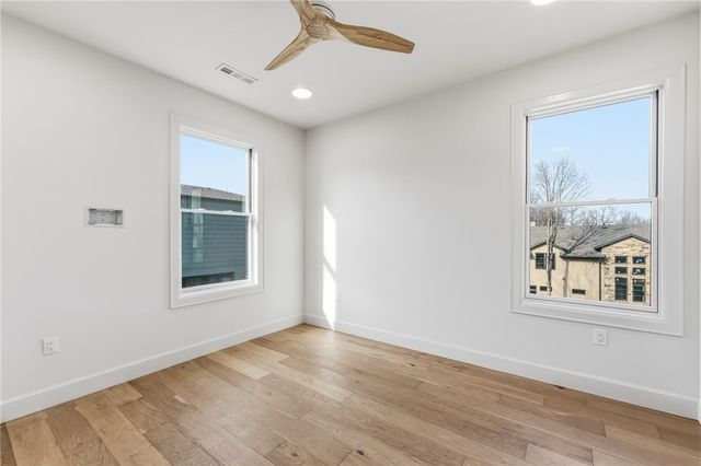 422 SE C Street, Bentonville, AR 72712