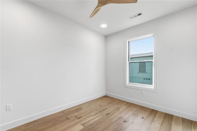 422 SE C Street, Bentonville, AR 72712