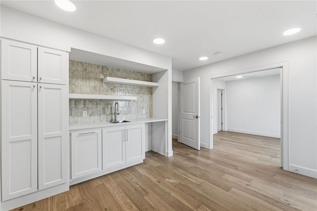 422 SE C Street, Bentonville, AR 72712