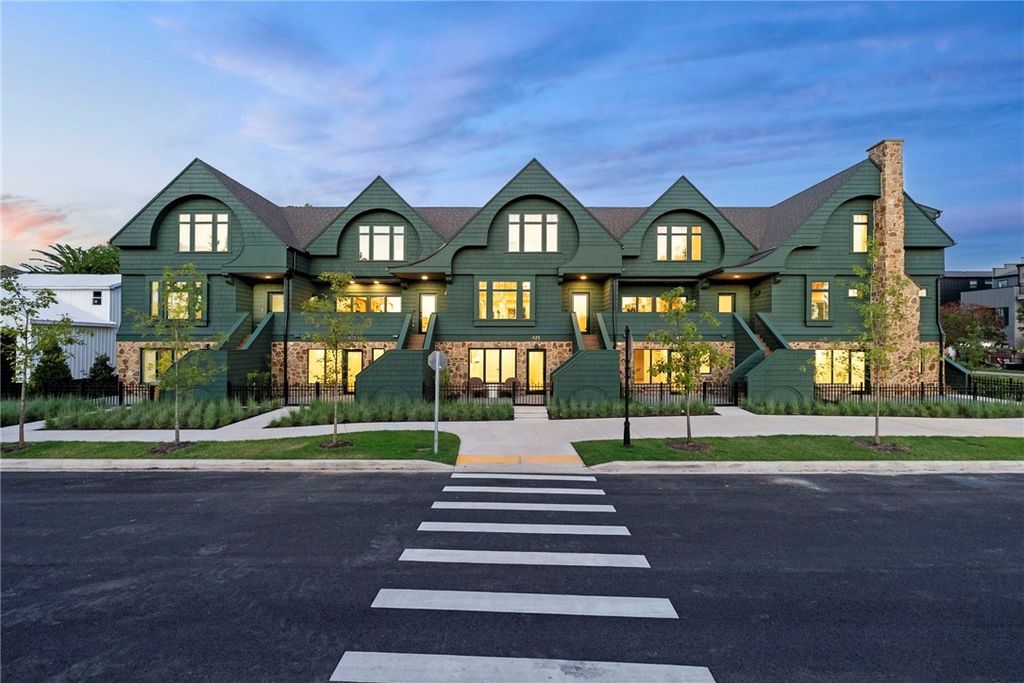 422 SE C Street, Bentonville, AR 72712