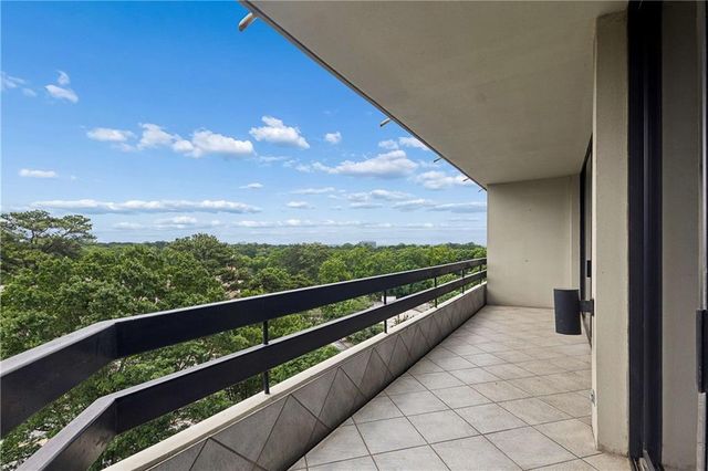 2660 Peachtree Road NW 11E, Atlanta, GA 30305