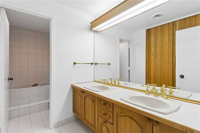 2660 Peachtree Road NW 11E, Atlanta, GA 30305