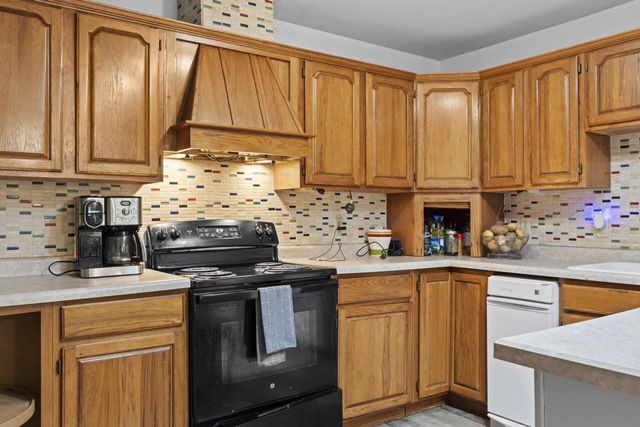 21335 Northcape ROAD, Union Grove, WI 53182