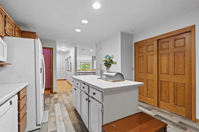 21335 Northcape ROAD, Union Grove, WI 53182