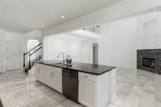 1922 Lake Grayson Drive, Katy, TX 77494