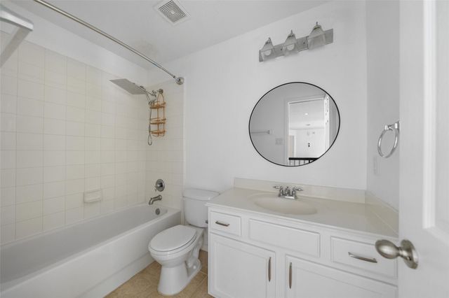 1922 Lake Grayson Drive, Katy, TX 77494