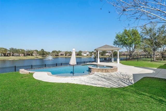 1922 Lake Grayson Drive, Katy, TX 77494