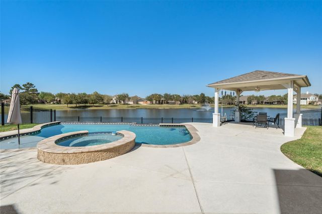 1922 Lake Grayson Drive, Katy, TX 77494