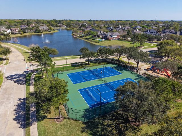 1922 Lake Grayson Drive, Katy, TX 77494