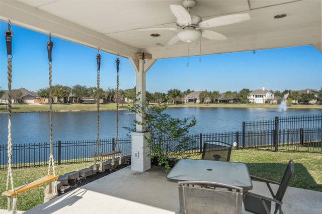 1922 Lake Grayson Drive, Katy, TX 77494