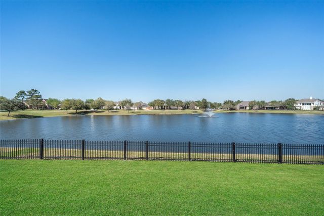 1922 Lake Grayson Drive, Katy, TX 77494