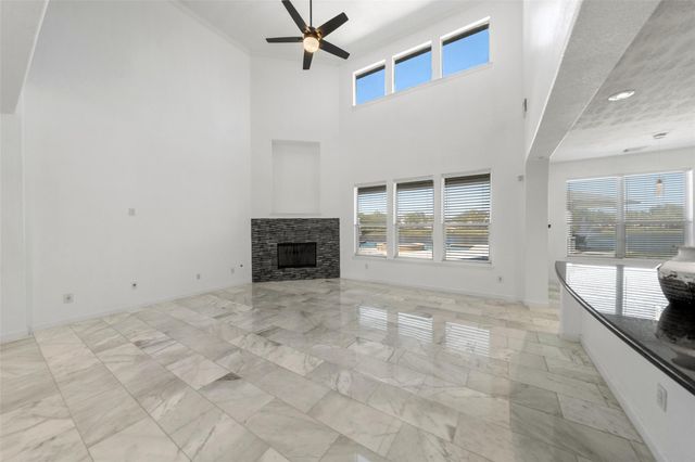 1922 Lake Grayson Drive, Katy, TX 77494